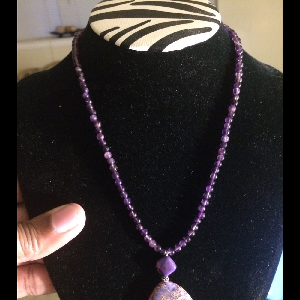 Handmade beaded necklace - Picture 2 of 4